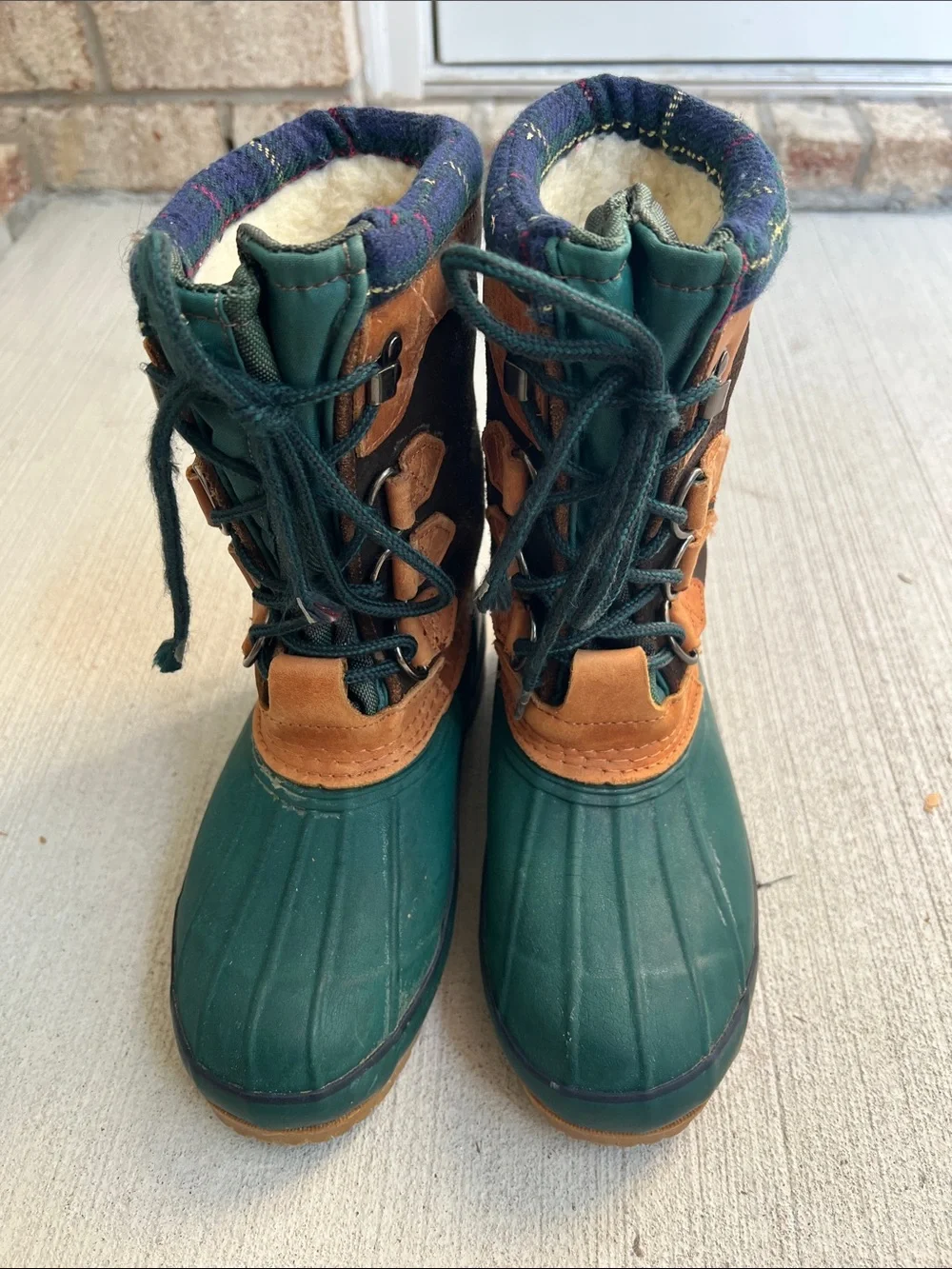 Eddie Bauer Vintage  Green Brown Navy Plaid-Trim Winter Duck Boots Size 6